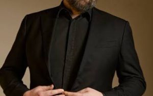 Questa sera Raphael Gualazzi in “Piano Solo” a Mesagne per lo Stupor Mundi Festival