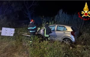 Incidente nella notte sulla Via di Punta Penne: auto contro moto, ferito il motociclista