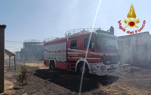 Incendio in contrada Cerrito: in fiamme vegetazione e un impianto di biomasse dismesso