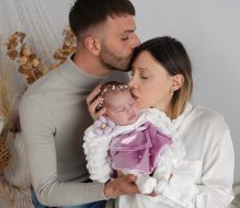 “APECED ha spento gli occhi di Iris. Accendiamo la cura”: la raccolta fondi per la speranza di una bimba brindisina