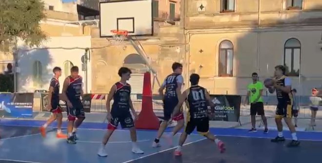 Torneo dei Rioni 2026, New Spam/BrindisiCronaca (Sant’Elia-Sant’Angelo) supera Brindisi Time e conquista la finalissima