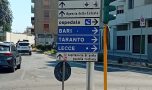 La segnaletica ingannevole che ti regala un giro in città. Di Vincenzo Albano
