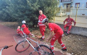 “CRI in Bici”: al via il presidio socio-sanitario su due ruote della Croce Rossa per le vie del centro e in Villa Comunale