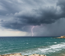 Ferragosto con allerta meteo in Puglia: possibili temporali nel brindisino