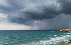 Ferragosto con allerta meteo in Puglia: possibili temporali nel brindisino