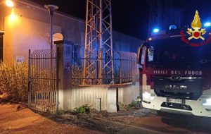 Erchie, principio d’incendio in una cabina elettrica: intervento dei Vigili del Fuoco