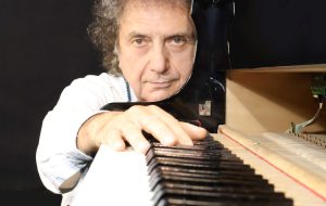 Piano Lab ad Ostuni: venerdì 28 l’esibizione di Roberto Cacciapaglia