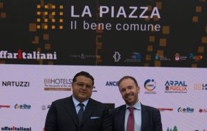 Tutto pronto per la IX edizione de “La Piazza – Il Bene Comune”, la kermesse politico-economica in programma dal 27 al 29 agosto 2026 nel centro storico di Ceglie Messapica