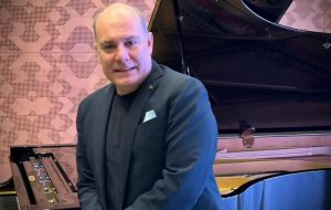 Il Maestro Stefano Miceli torna a Mesagne con il Music & Conversations New York Festival