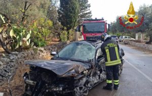Terribile incidente sulla SP 47 a Latiano: Mercedes distrutta, conducente soccorso dal 118