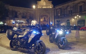 Fuochi d’artificio in piena movida per festeggiare il compleanno: denunciato 30enne