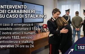 Non accetta la fine della relazione e perseguita una 15enne: denunciato 17enne