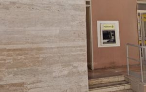 Assalti ai bancomat, nuovo colpo a Brindisi: esplode lo sportello delle Poste al rione Perrino