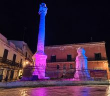 Lutto perinatale: giovedì 15 ottobre la Colonna Romana di Brindisi si illumina di rosa e di azzurro