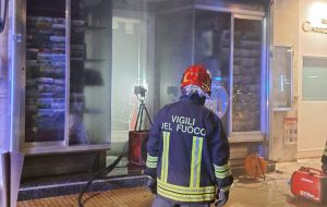 Principio d’incendio alla Mondadori Point di Ostuni. Intervengono i Vigili del Fuoco