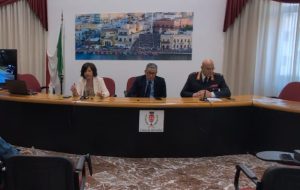 Rifiuti abbandonati a Brindisi, 148 verbali da maggio: i controlli della Polizia locale