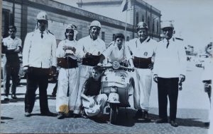 Vespa Club Brindisi: rintracciato lo storico porta bandiera Giuseppe Orlandino, oggi splendido 91enne