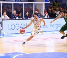 Brindisi torna alla vittoria: sconfitta Avellino in piena emergenza infermeria