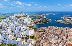 Comprare casa in provincia di Brindisi: a Ostuni servono 6,7 anni di reddito, a Brindisi 5,4
