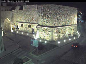 Porta Mesagne vista di notte dalla webcam